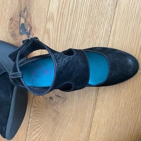 Blowfish Black Suede Chunky Heels - Picture 4 of 12